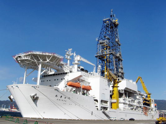 海底探査船「ちきゅう号」の油圧トルクレンチ実績